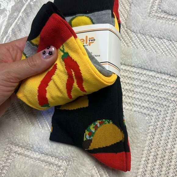 WE HELP - Funky Fiesta Socks - Avocado / Chilis / Tacos - Picture 4 of 5